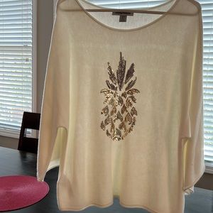 BeautifulTommy Bahama light weight sweater with 3/4 sleeves